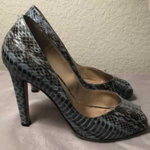 Fabulous Manolo Blahnik blue snake heels 36.5 M